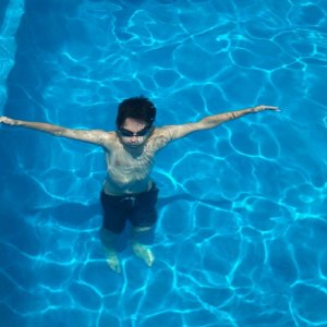 Kory in Pool (2014).jpg