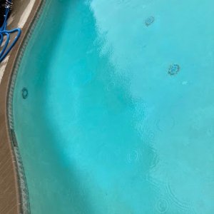 pool bottom stain 4.jpg