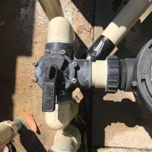 valve from pool to pump.jpg