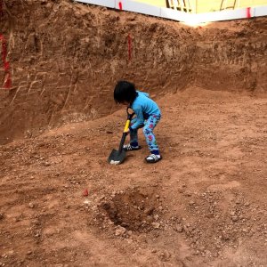 hand-digging.jpg