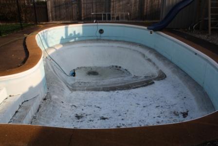 drained_pool.JPG