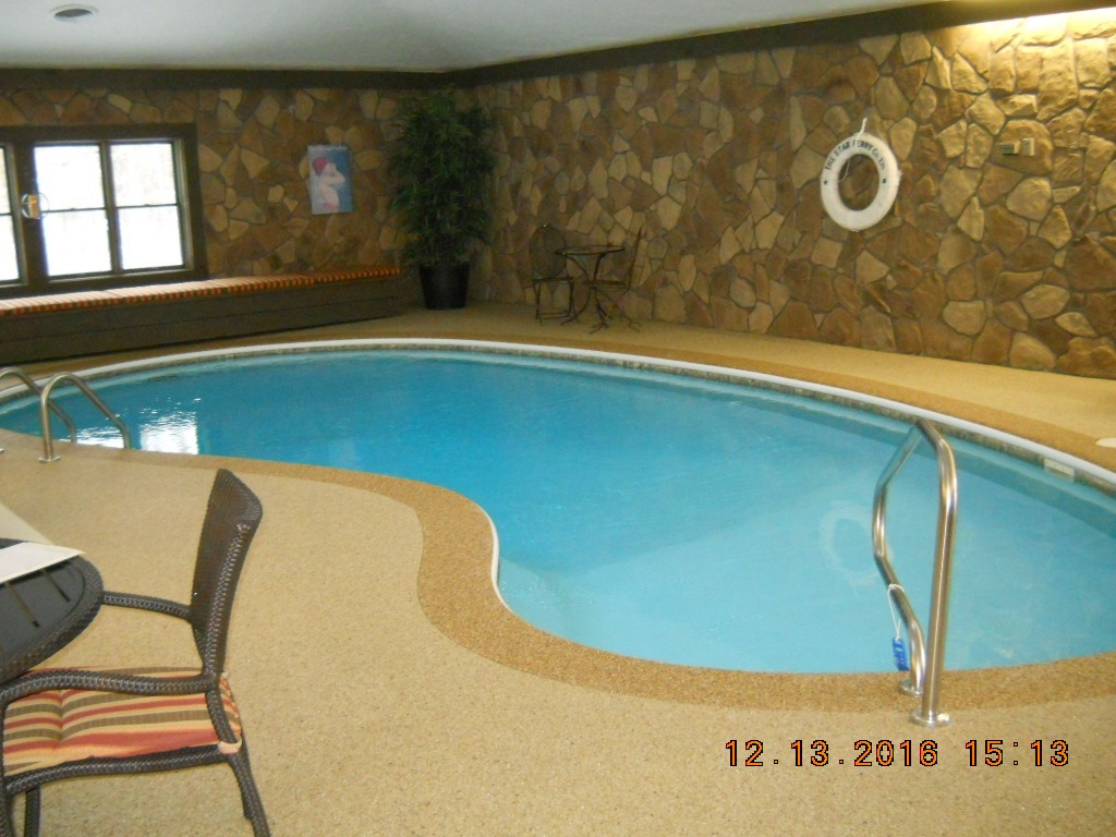 indoor_pool[1].JPG