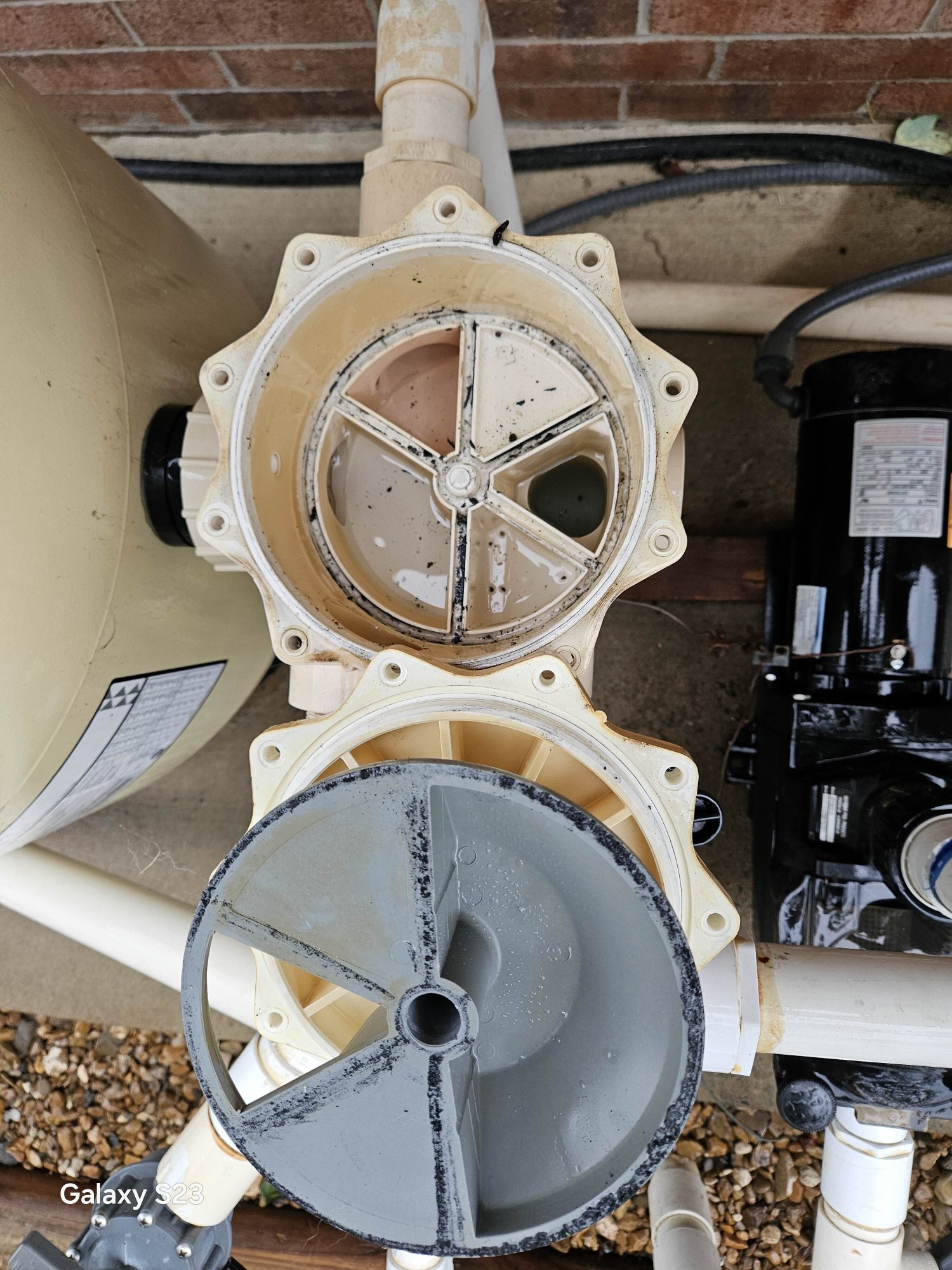 Inside Multiport Valve and bottom view AFTER gasket removal.jpg