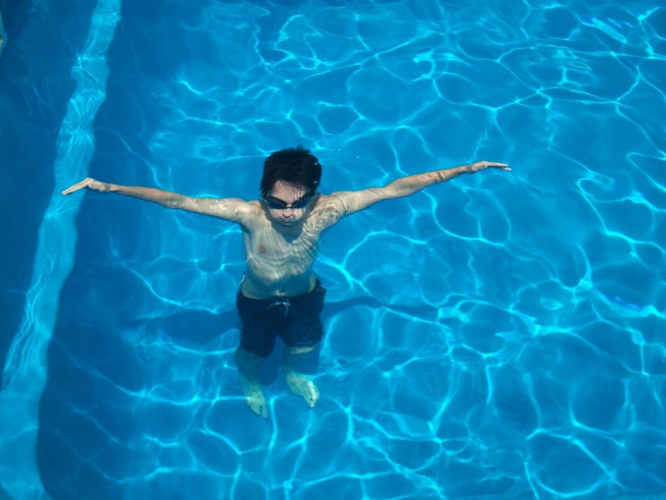Kory in Pool (2014).jpg