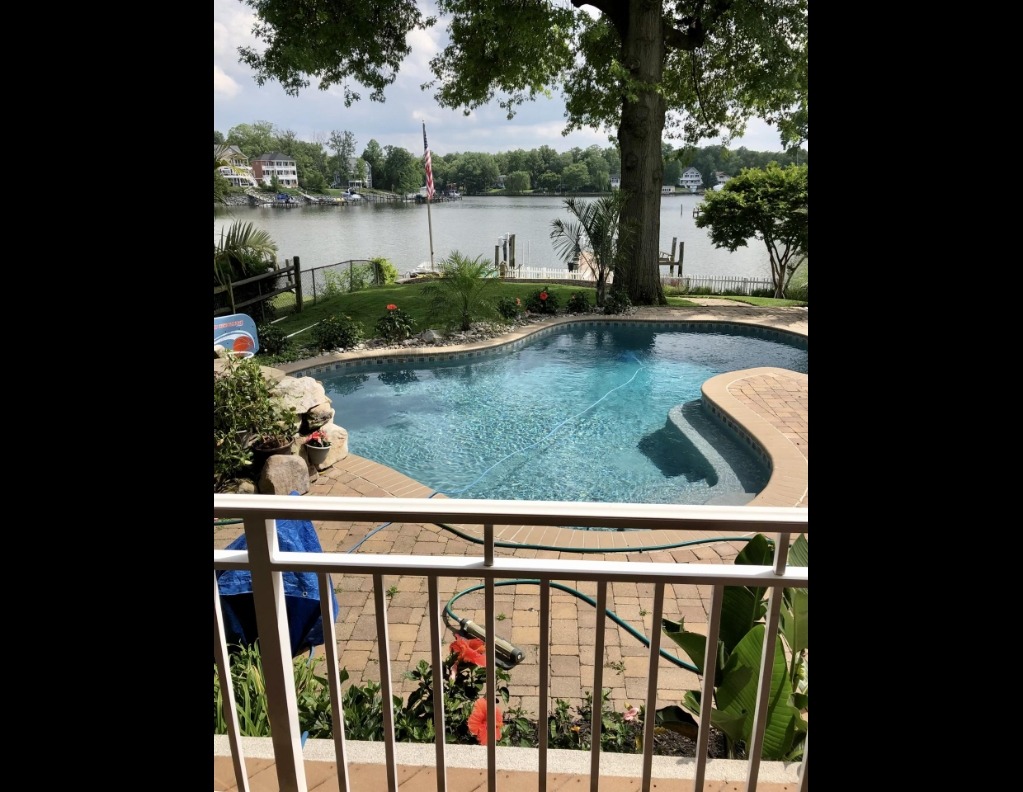 Outside_Pool1.jpg