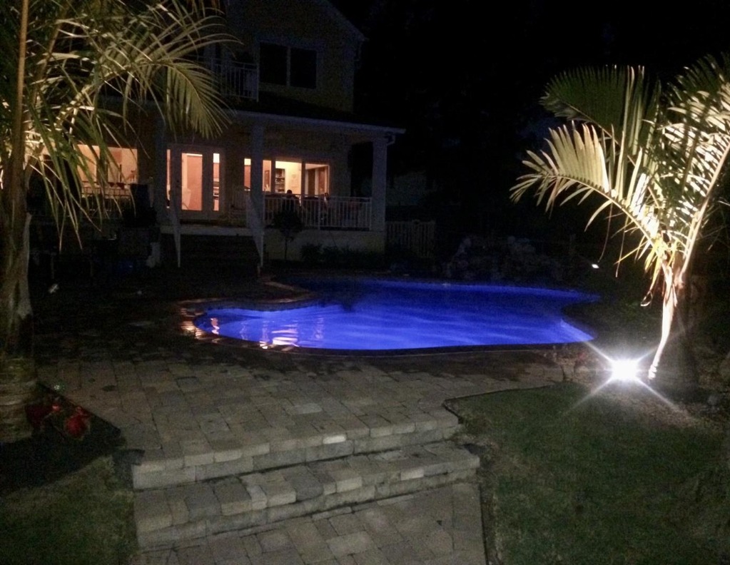 Outside_pool4.jpg