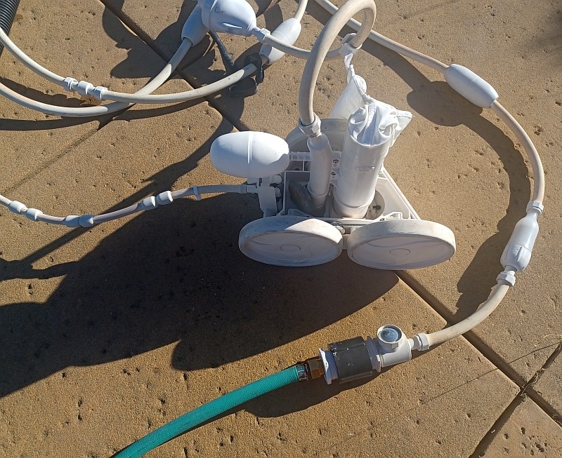polaris380_hooked_to_garden_hose.jpg