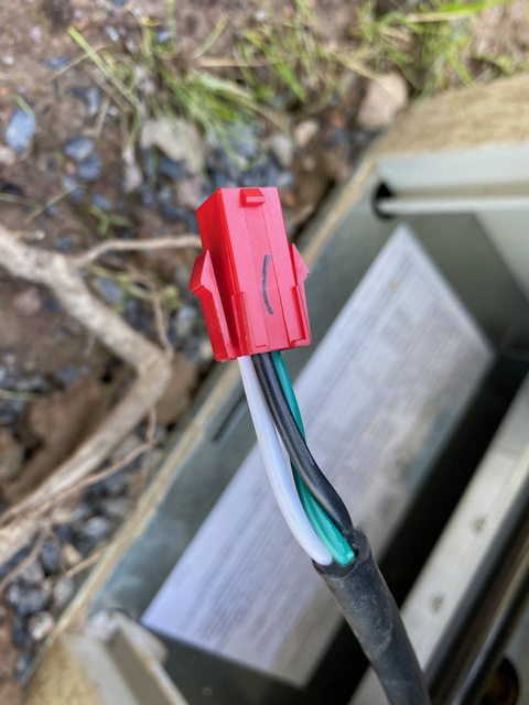 red connector.jpg