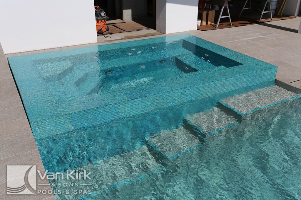 spa-zero-edge-STEPS-JETS-VanKrk.jpeg
