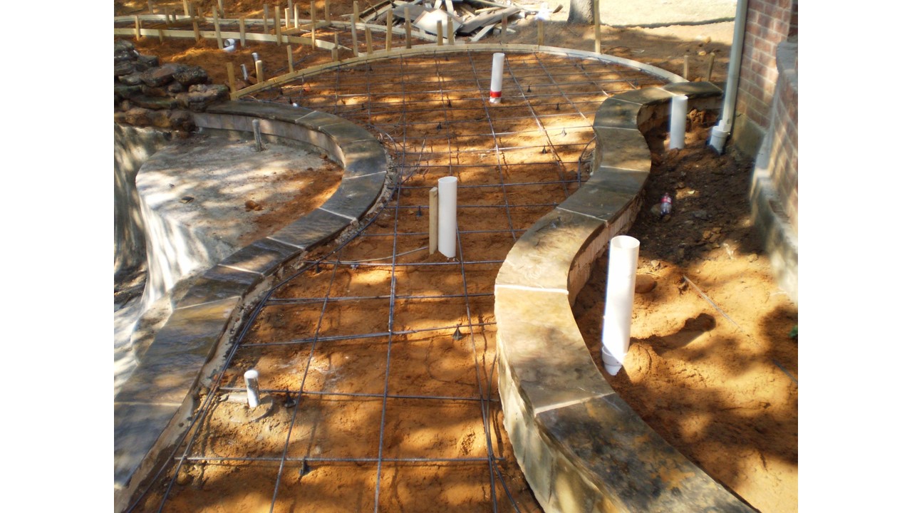 walkway set for pool deck to be poured.jpg